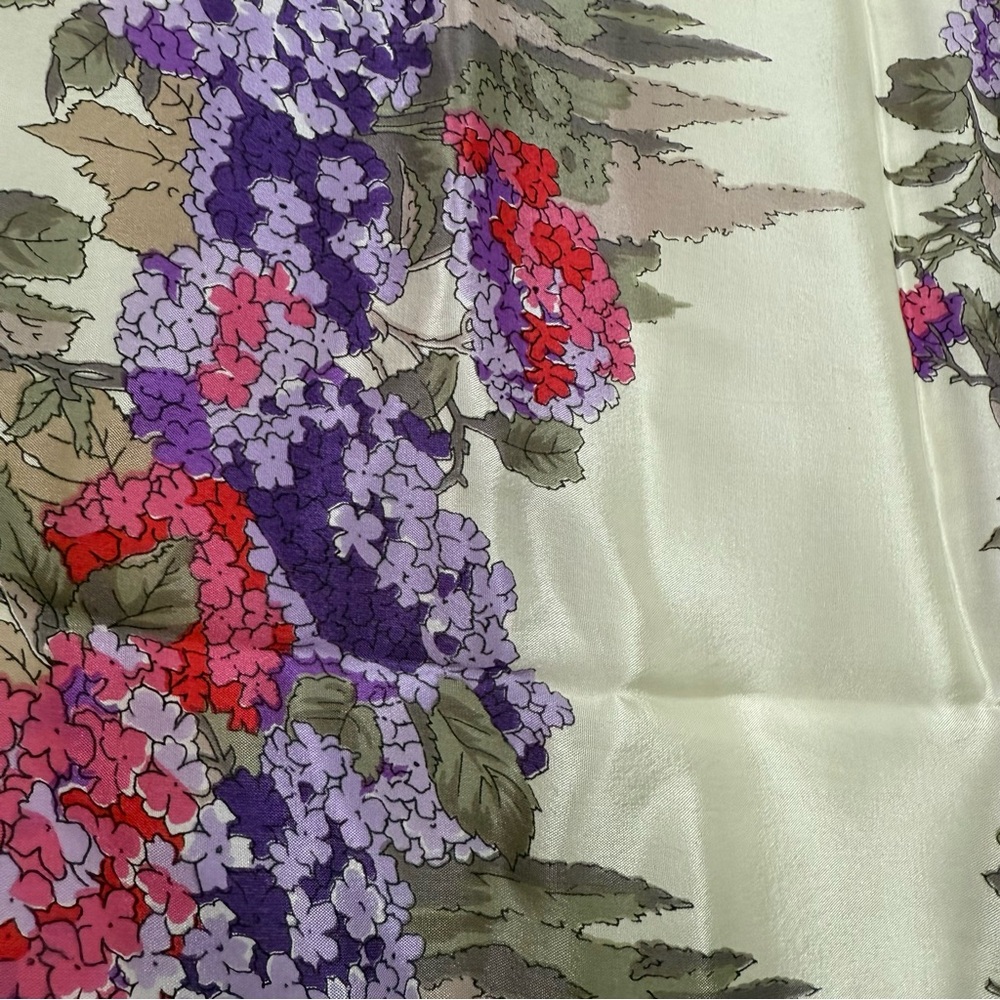 VINTAGE 100% Silk Oscar De La Renta for Accessory Street Floral Oversized Scarf - Picture 5 of 8